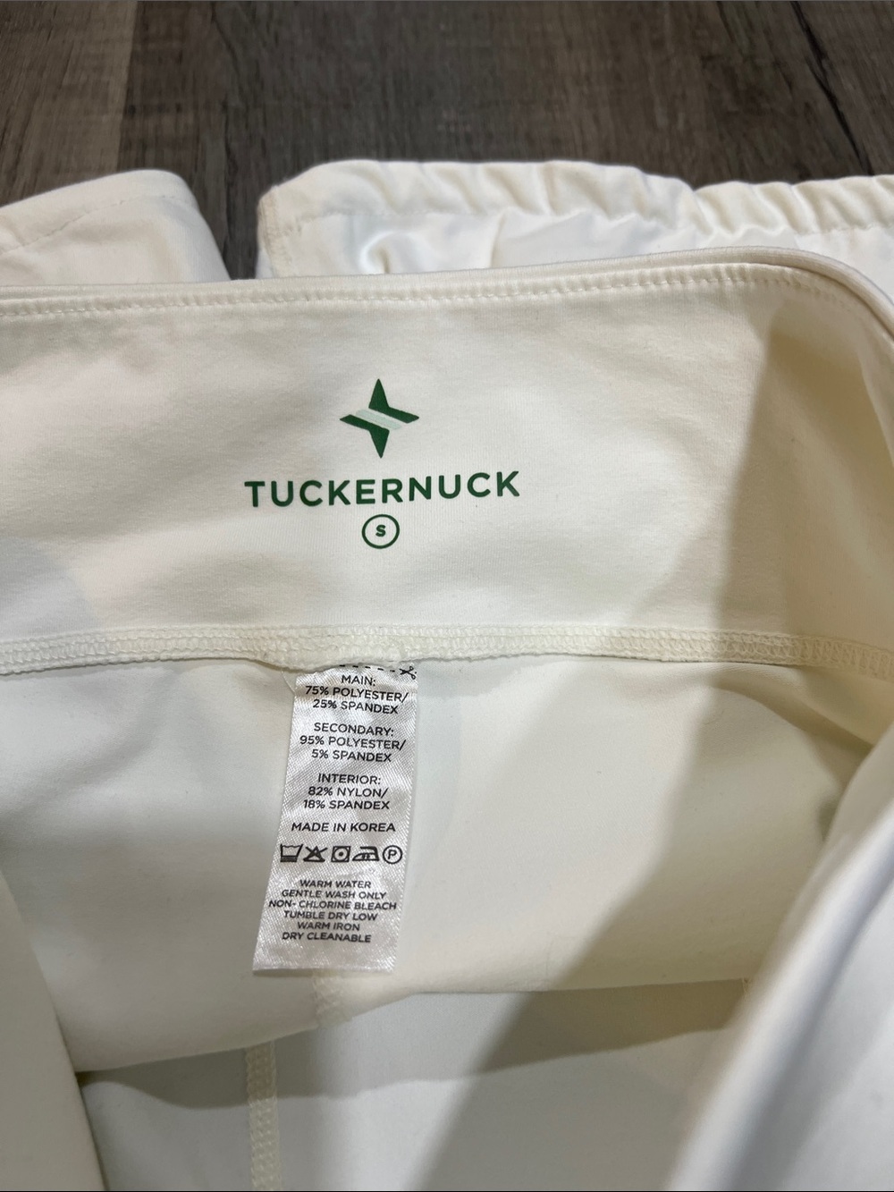 🛍️BOGO FREE Tuckernuck White Cane shorts size small - Picture 3 of 3